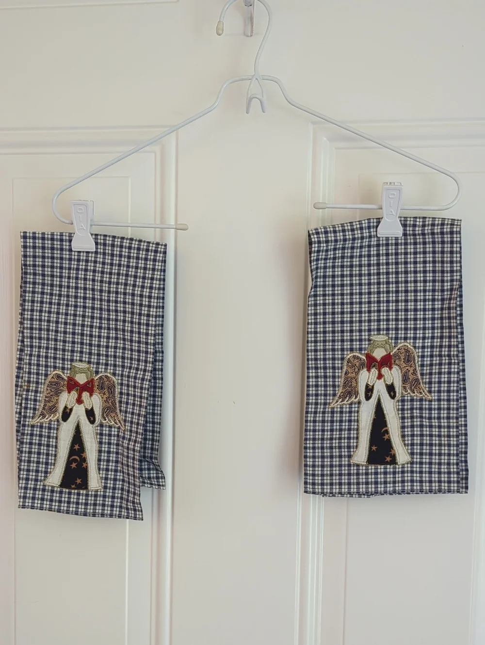 Vintage Christmas Linen Place Mats, Runner, Stocking And Towels.